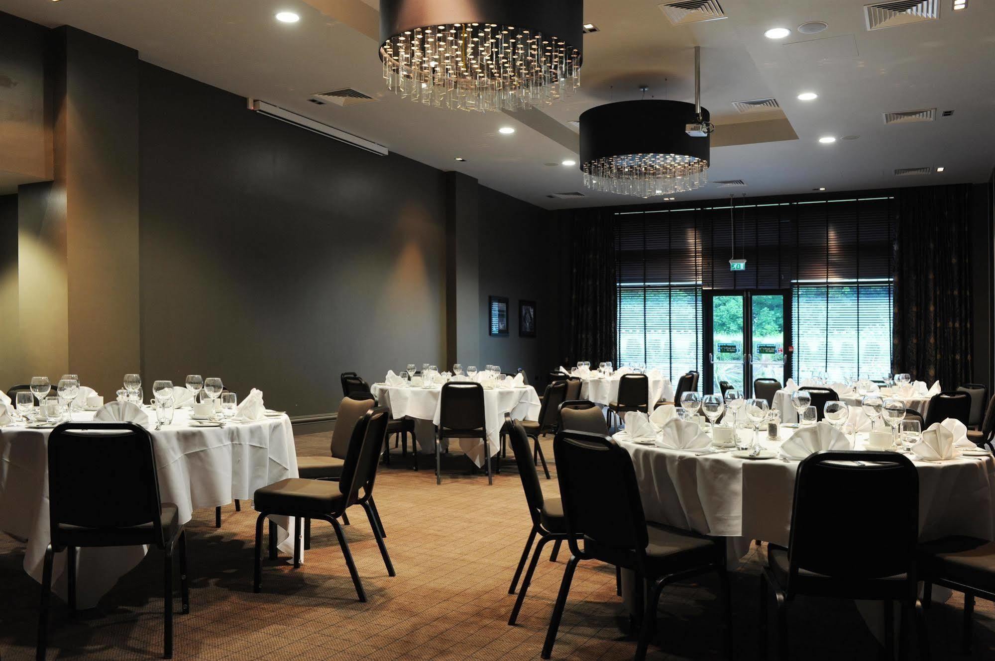 Village Hotel סוליהול מראה חיצוני תמונה